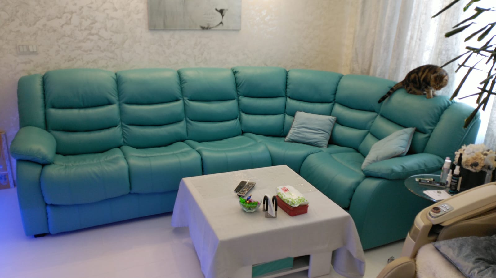 Перетяжка дивана на дому. Академическая